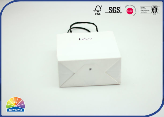 Customized Handle White Kraft Paper Gift Bag Luxury Matte Varnishing For Shopping