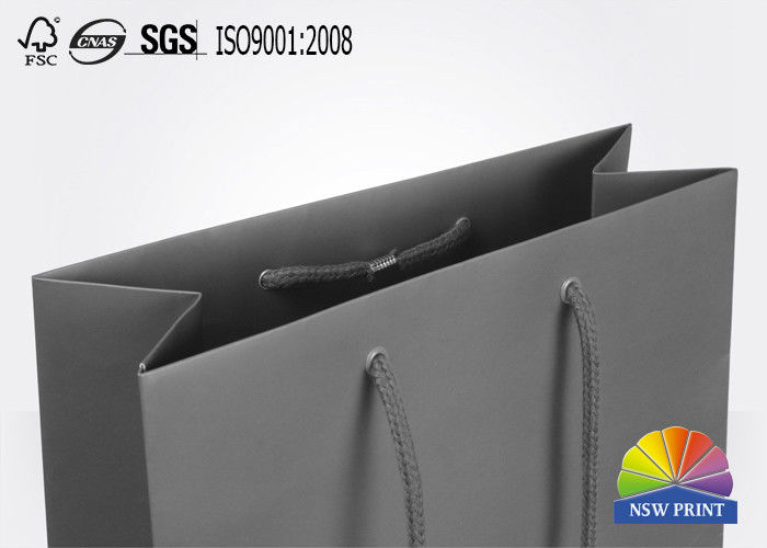 Cool Matte Lamination Cardboard Paper Bags , Shopping Garments Bags with LOGO printed